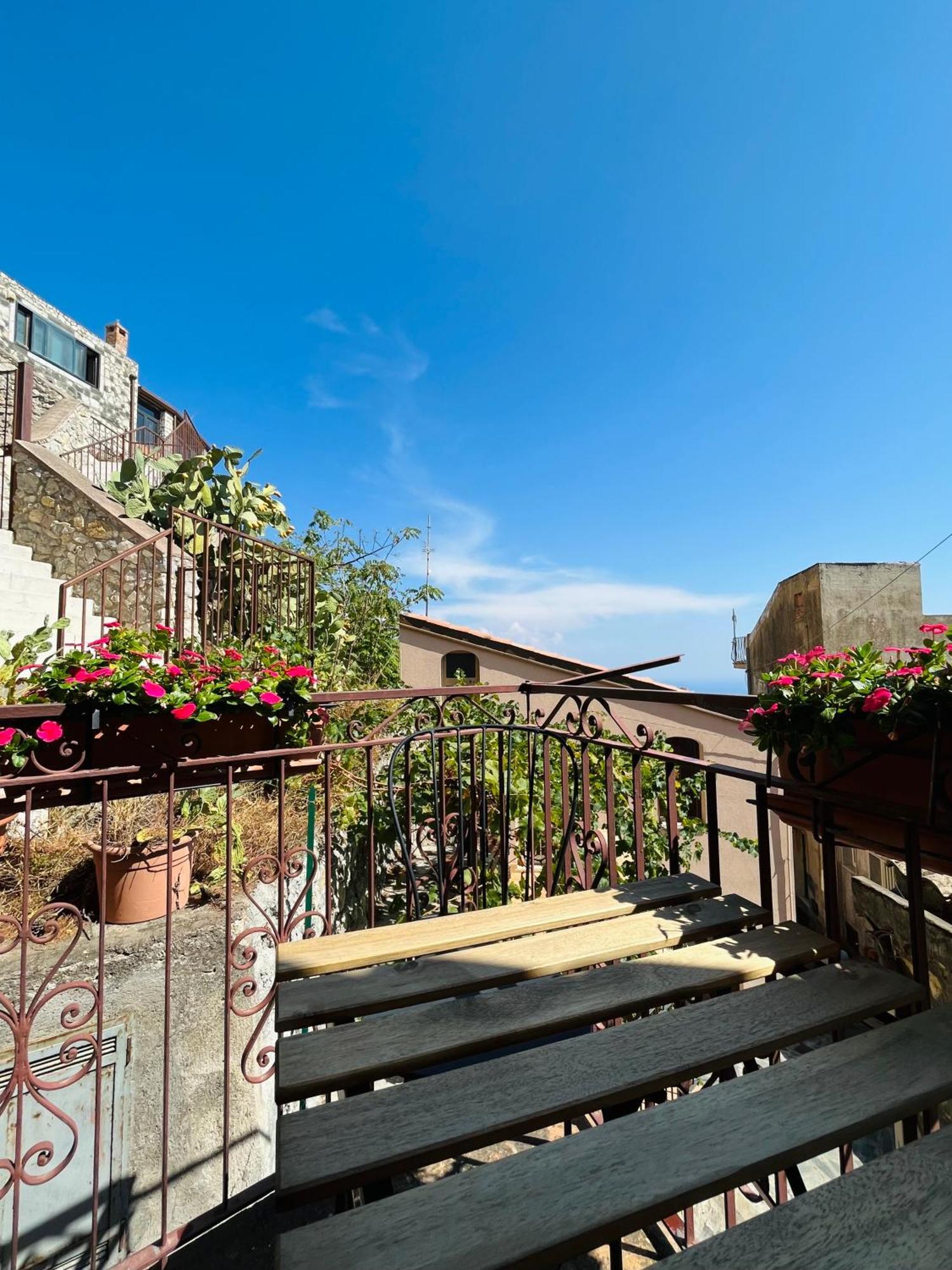 Tyche House Castelmola Apartment Екстериор снимка
