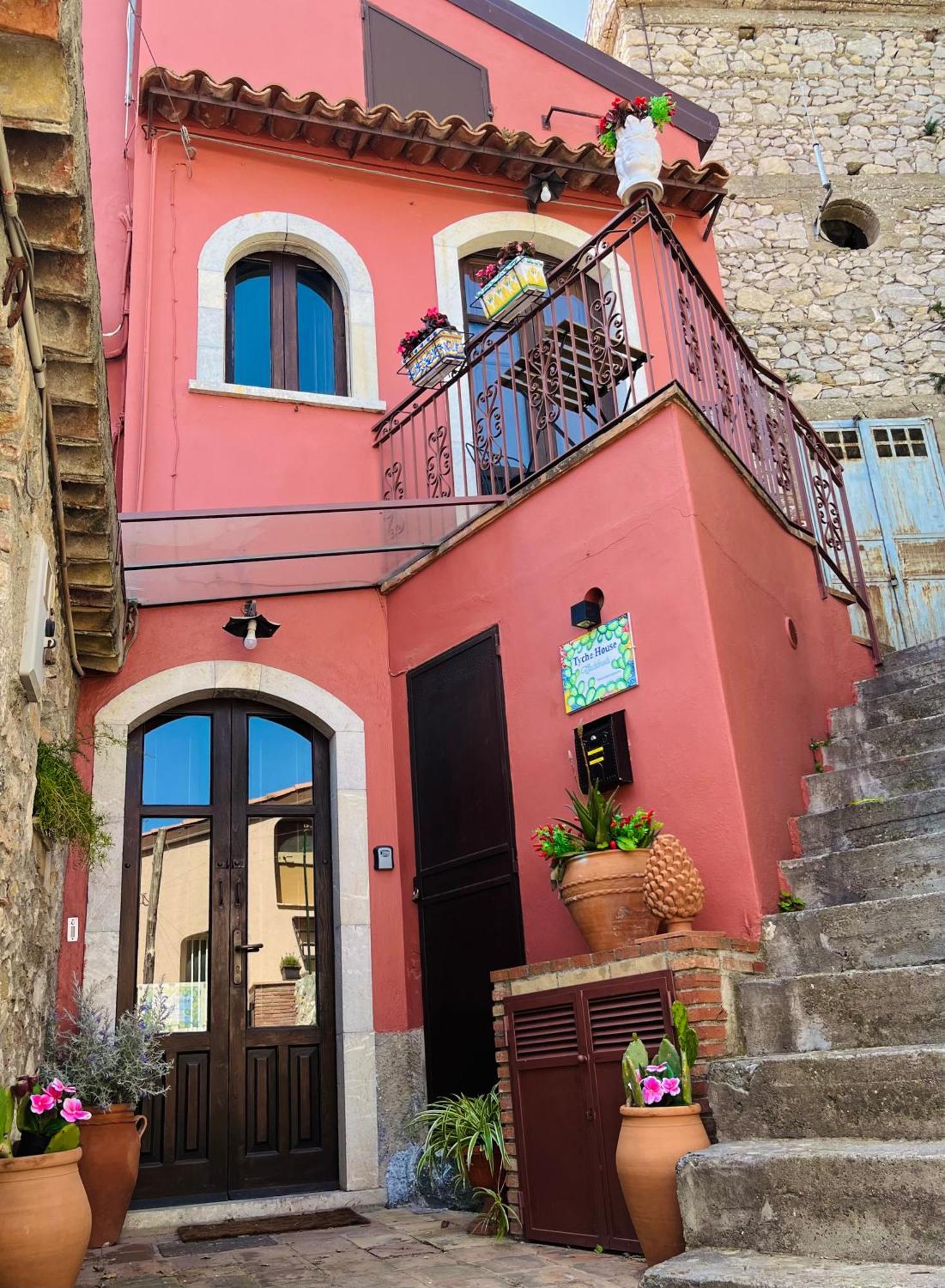 Tyche House Castelmola Apartment Екстериор снимка